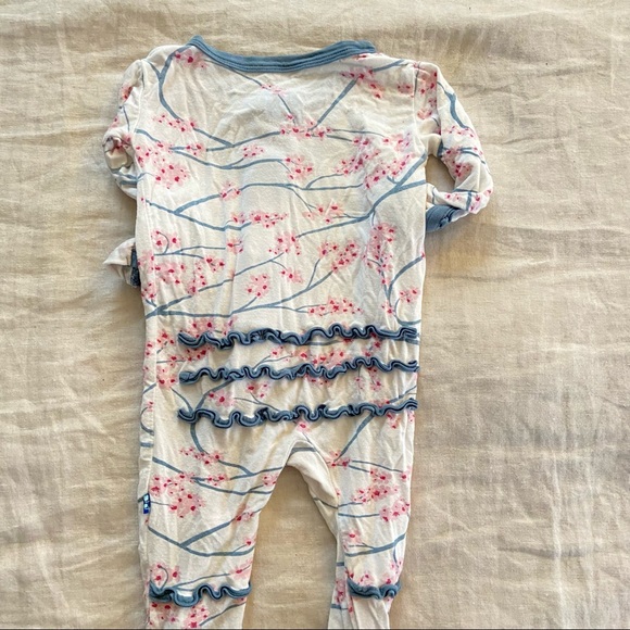 Kickee Pants• Cherry Blossoms Ruffle butt footie - Picture 2 of 3